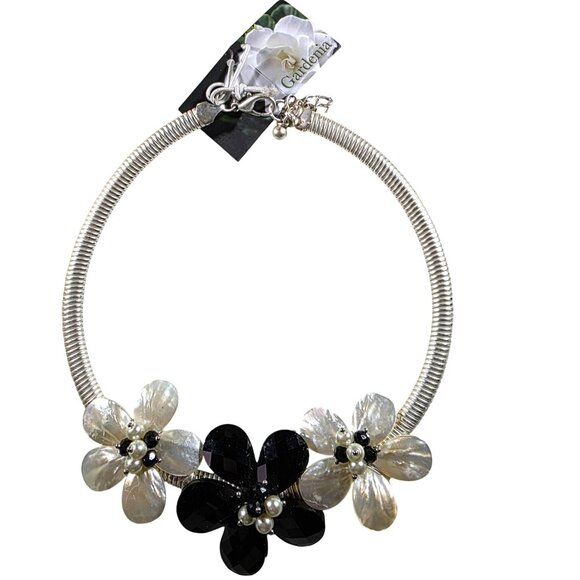 Gardenia Jewelry - Statement Necklace Gardenia Pearl Black Flower floral MOP fairycore boho jewelry